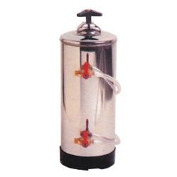 
Adoucisseur d&#146;eau en inox 12 litres
Hauteur 500mm

	Volume 0.05 m3
	Robinets en laiton