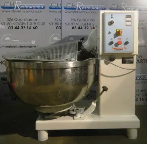 Pétrin à bras oblique cuve inox occasion 45L LAMBERT Pétrin à bras oblique cuve inox occasion 45L LAMBERT
