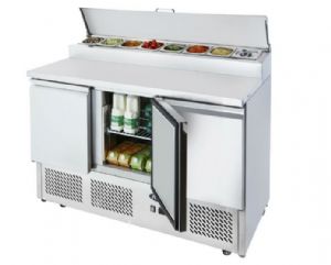 Saladette réfrigérée 3 portes avec vitrine à capot inox ATOSA Saladette réfrigérée 3 portes avec vitrine à capot inox ATOSA