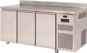 Table réfrigérée positive adossée 3 portes profondeur 600 FREEZERLINE Table réfrigérée positive adossée 3 portes profondeur 600 FREEZERLINE